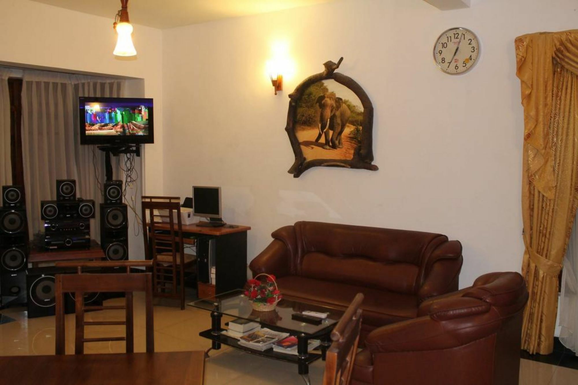 Oak Wood Inn Kandy Luaran gambar