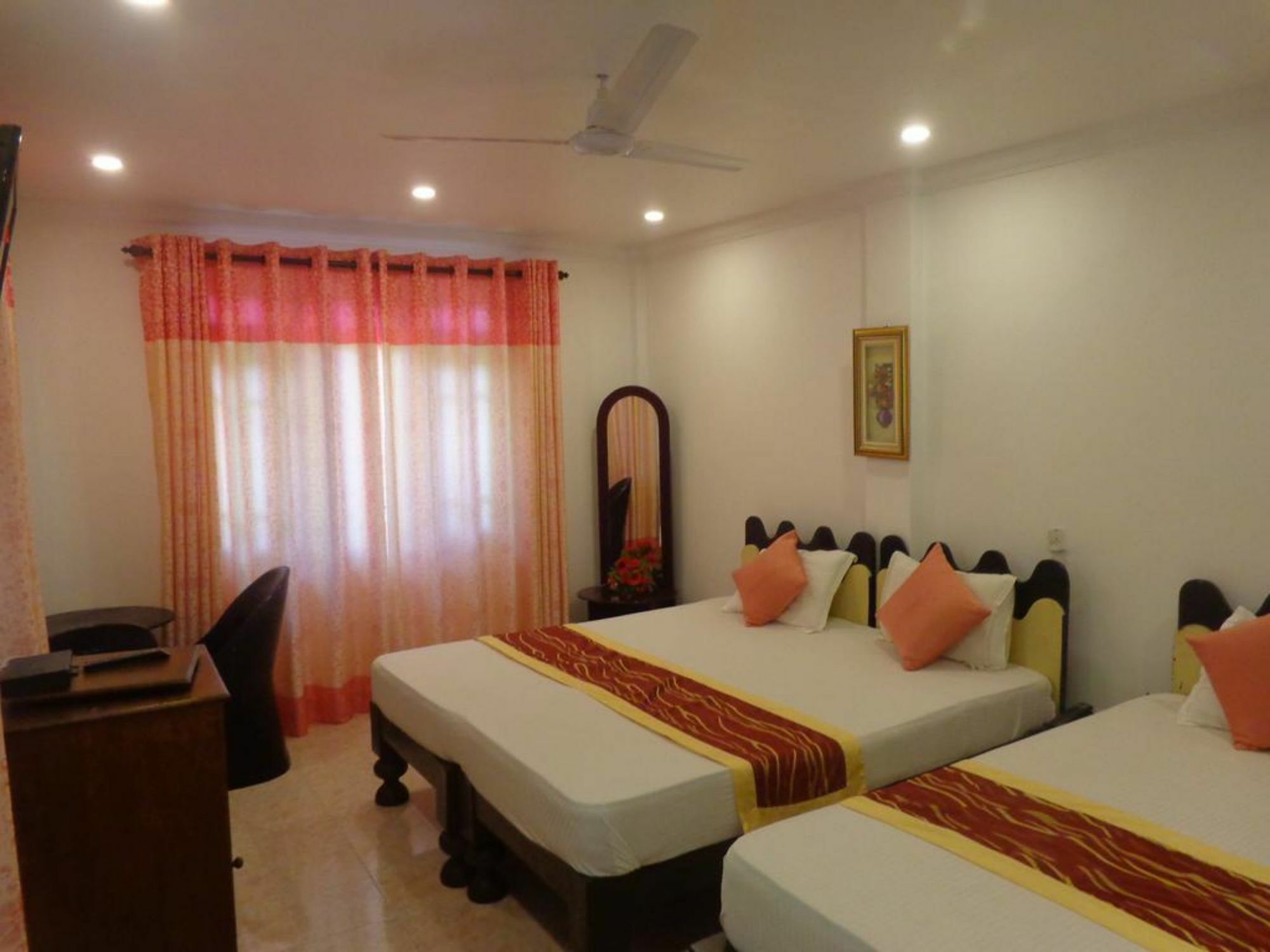 Oak Wood Inn Kandy Luaran gambar