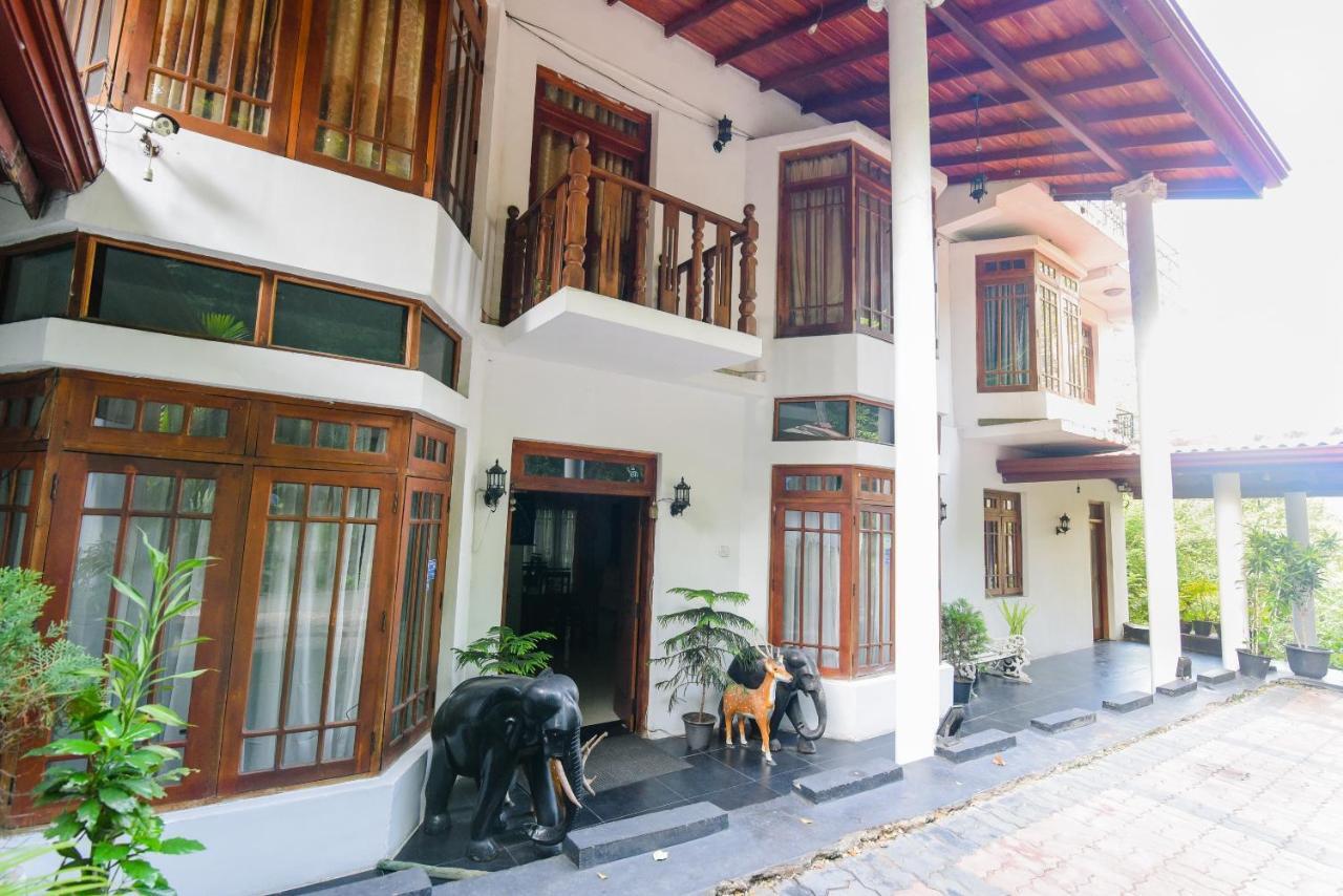 Oak Wood Inn Kandy Luaran gambar