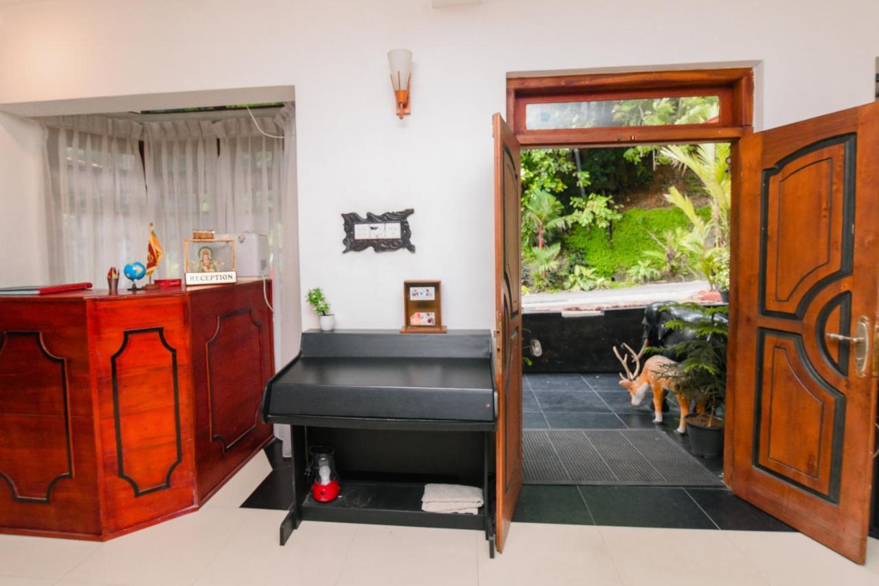Oak Wood Inn Kandy Luaran gambar